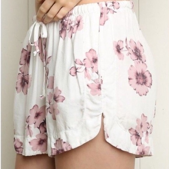 Brandy Melville White & Pink Dolphin Fin Cherry Blossom Linen Drawstring Shorts - Picture 7 of 8